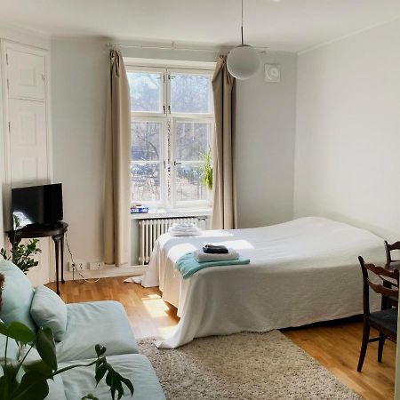 Bright One-Room Studio In The Heart Of Kallio Хелзинки Екстериор снимка