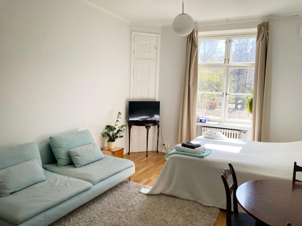 Bright One-Room Studio In The Heart Of Kallio Хелзинки Екстериор снимка